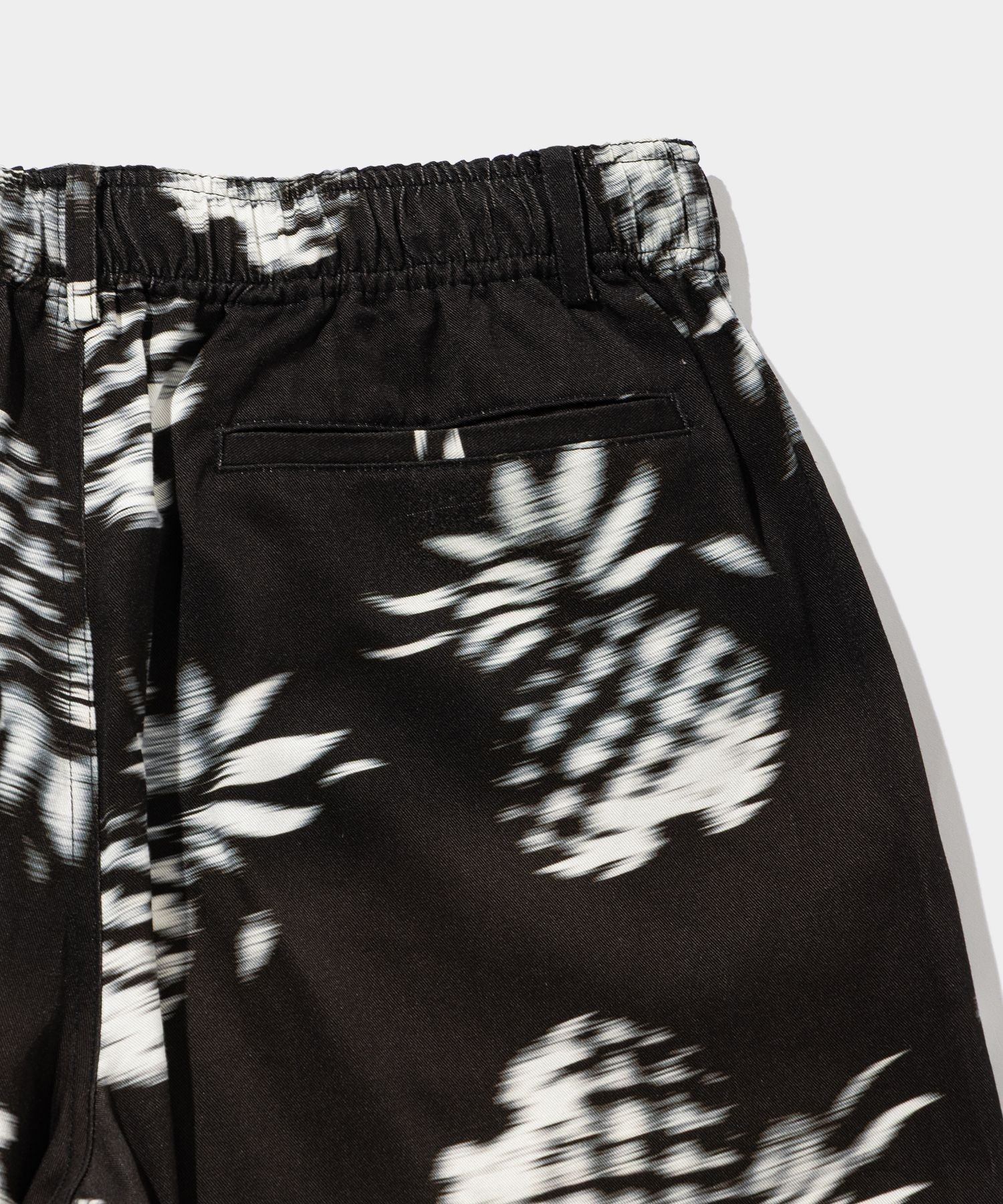 Blurred Rayon Half Pants (pineapple)