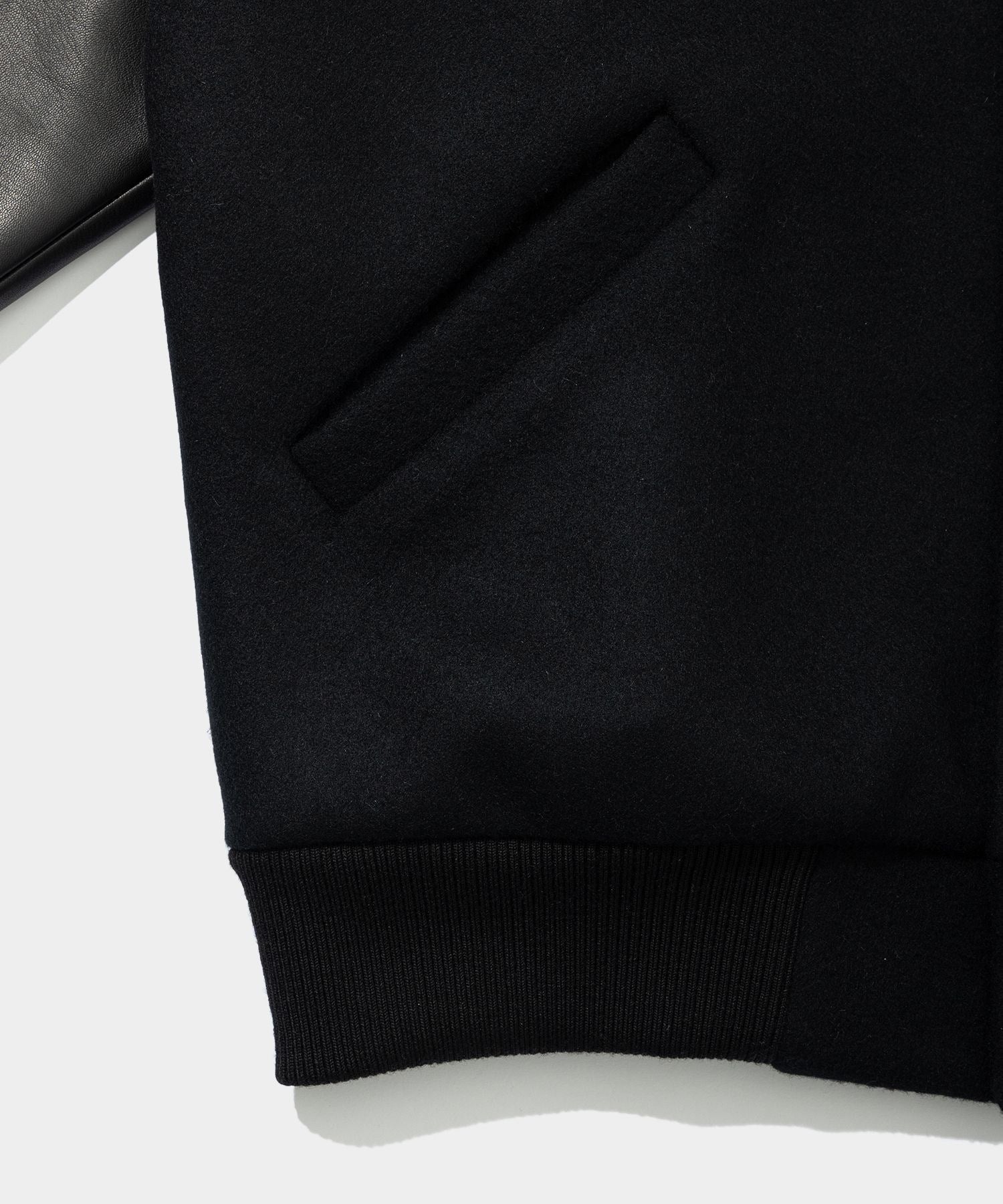 agnes b. AWARD SENGA PRESSION