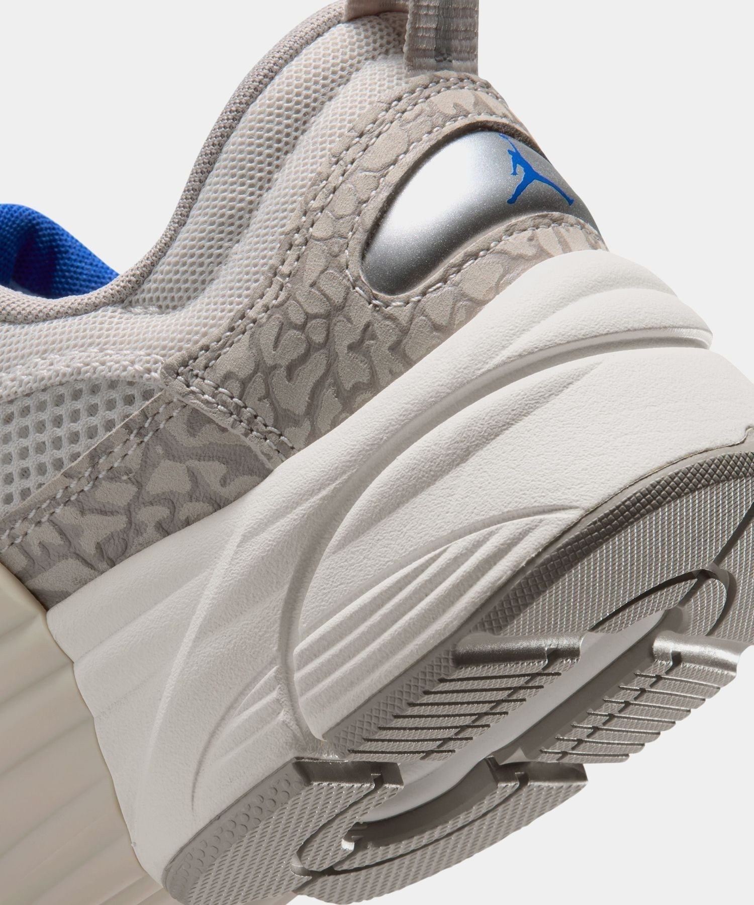 NIKE WMNS JORDAN TRUNNER O/S- V.A. ONLINE STORE