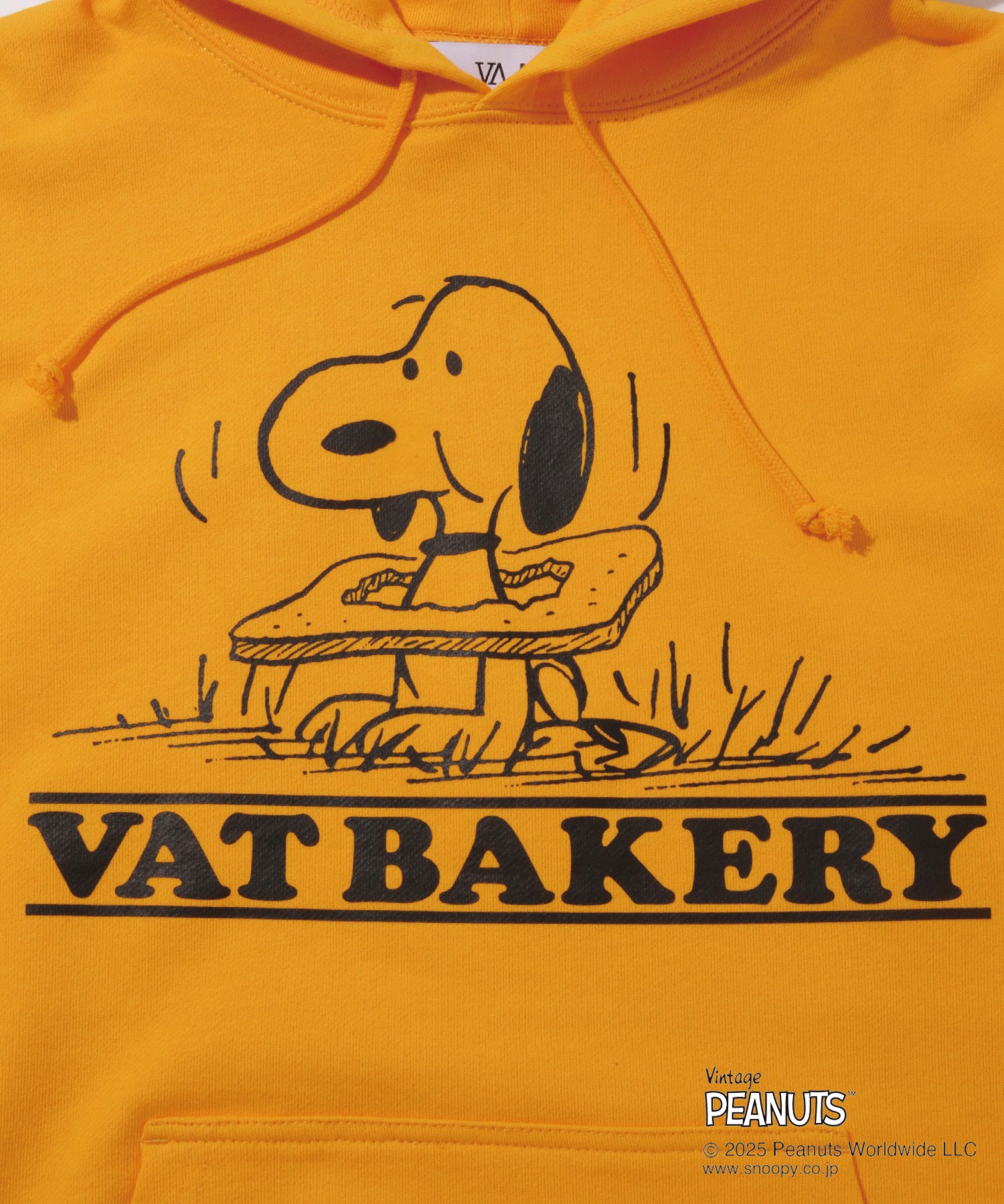 VAT BAKERY PEANUTS HOODIE