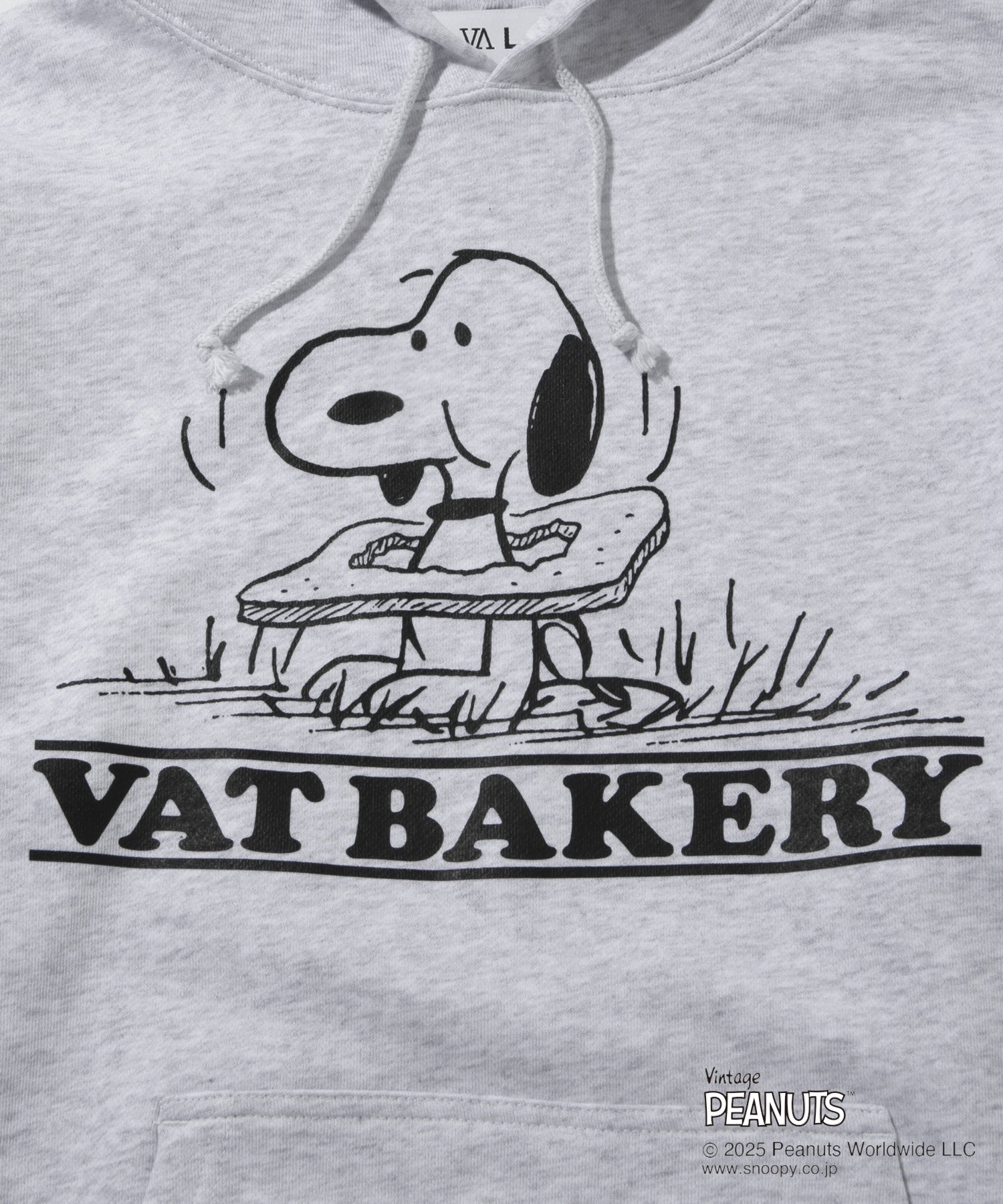 VAT BAKERY PEANUTS HOODIE