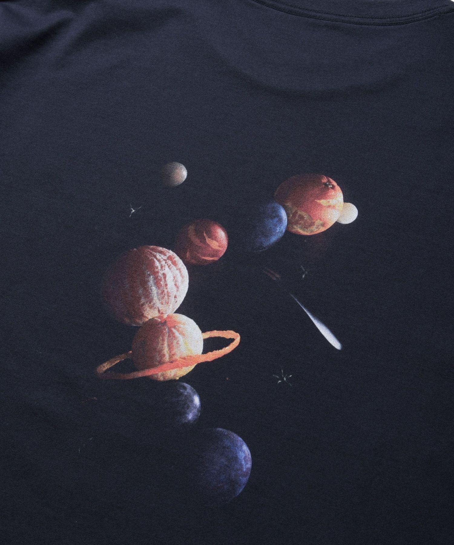 予約】YUNI YOSHIDA: FRUITS PLANET S/S TEE – V.A. TOKYO