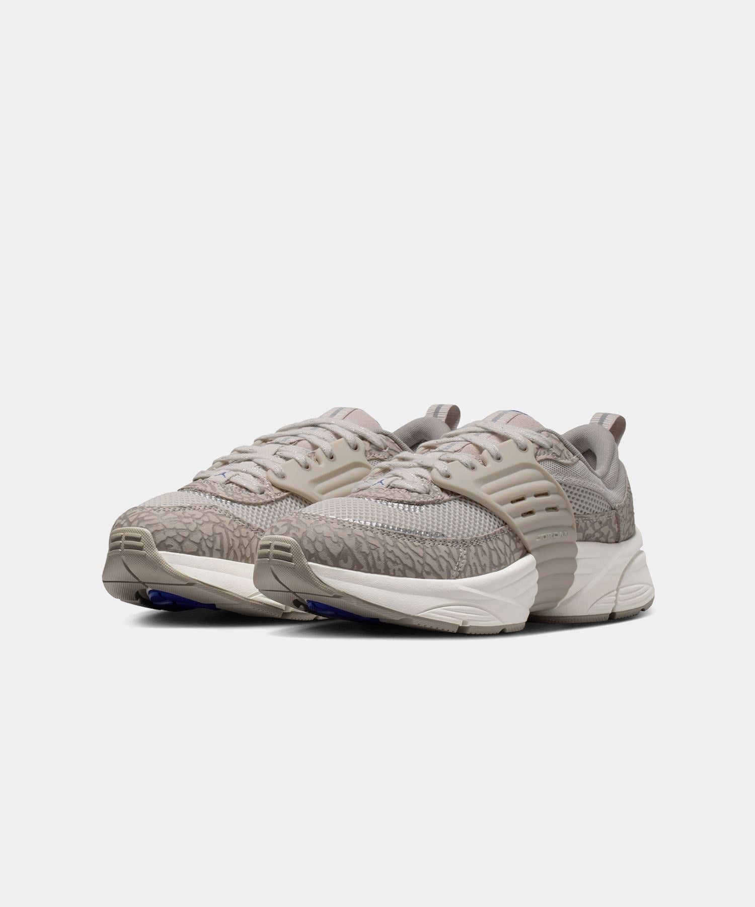 NIKE WMNS JORDAN TRUNNER O/S- V.A. ONLINE STORE