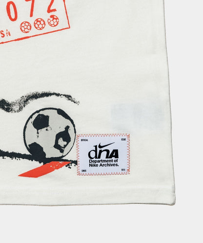 NIKE NSW LOOSE CELEB FOOTBALL TEE
