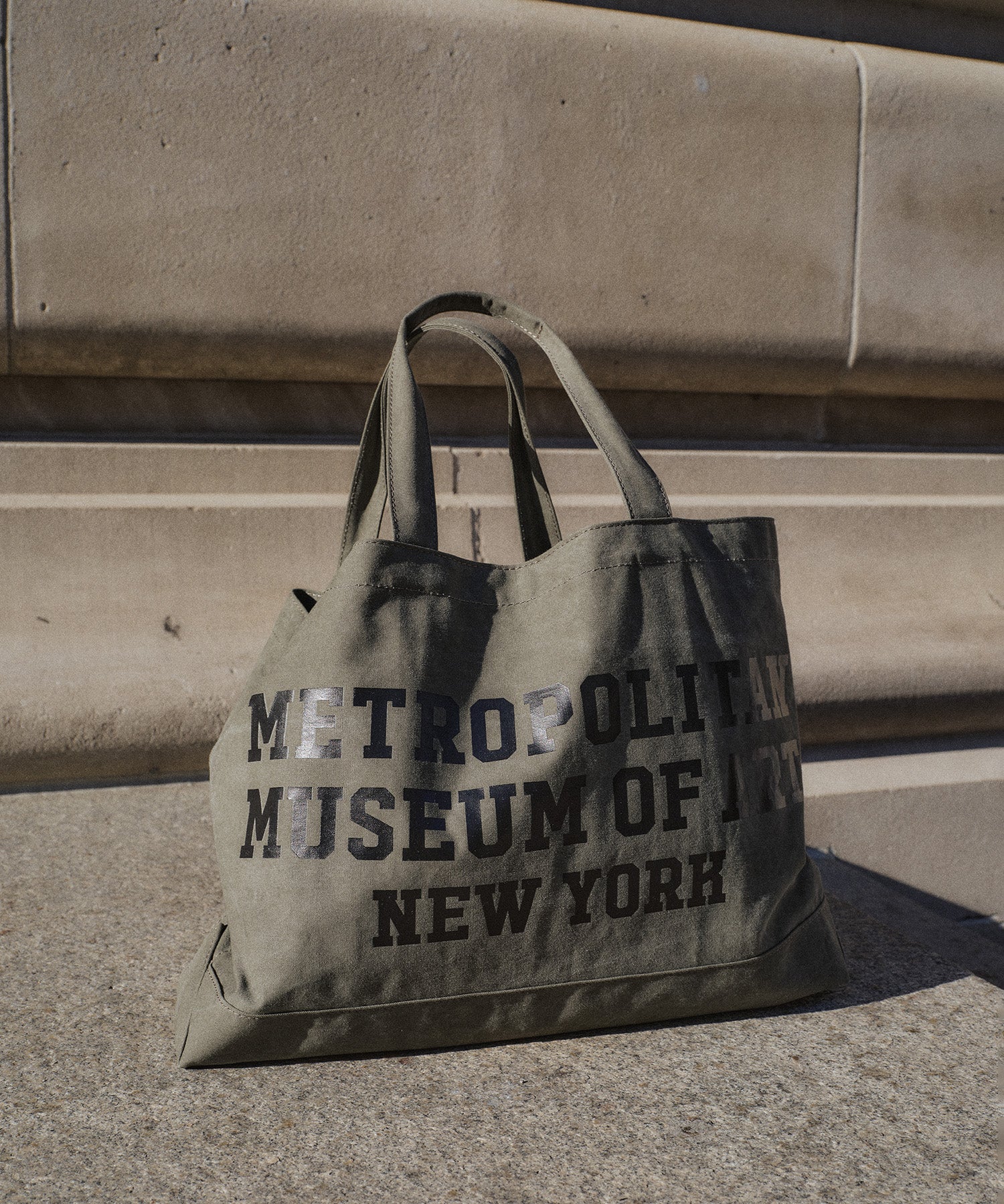 MET Tote Bag- V.A. ONLINE STORE